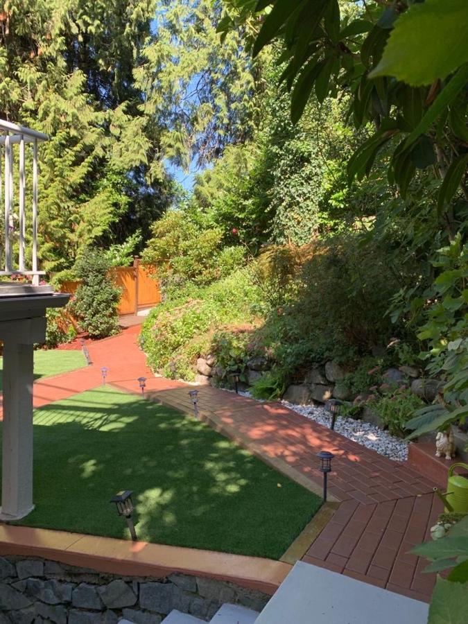 Beautiful Modern Suite North Vancouver Exteriör bild
