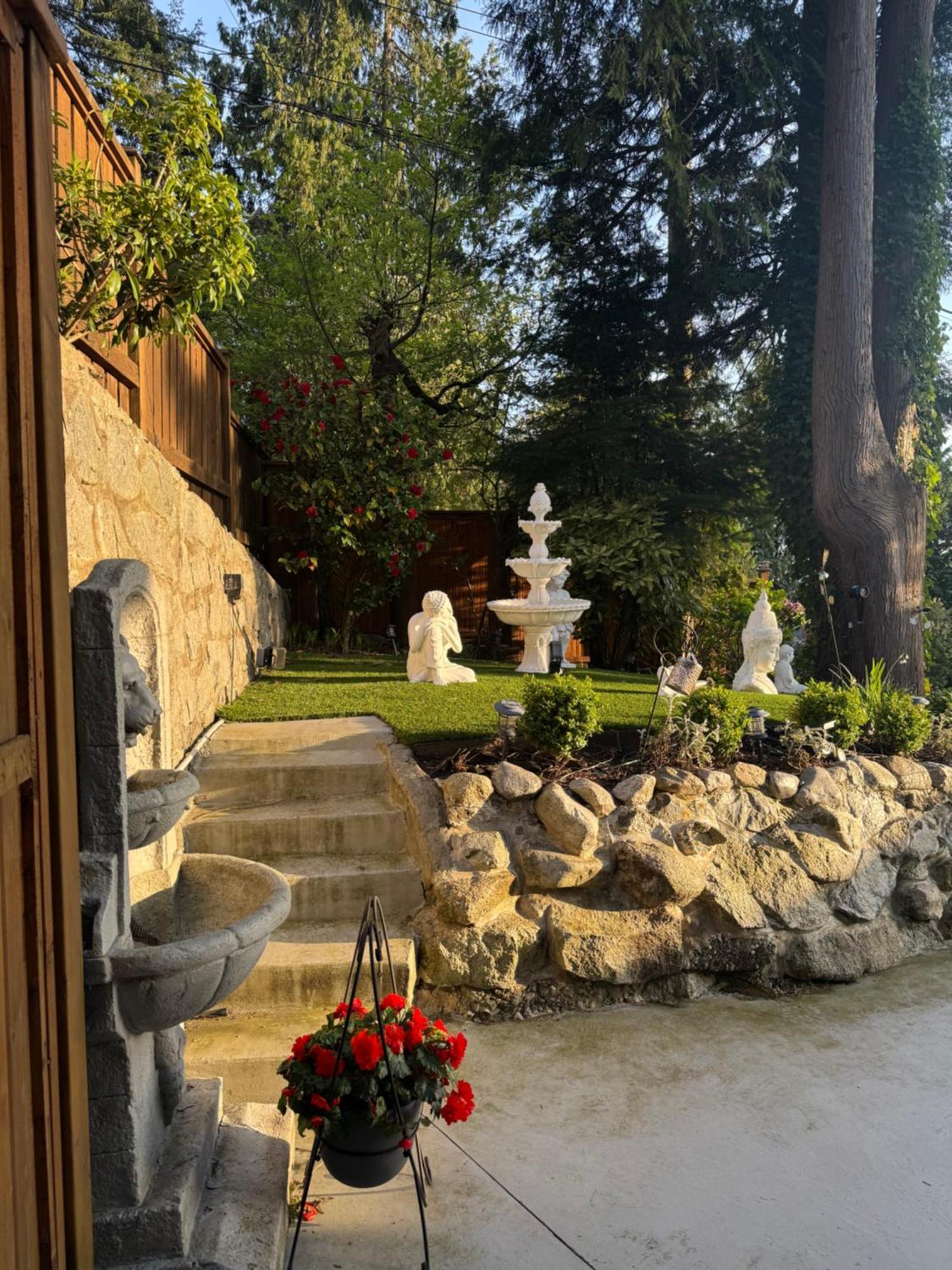 Beautiful Modern Suite North Vancouver Exteriör bild